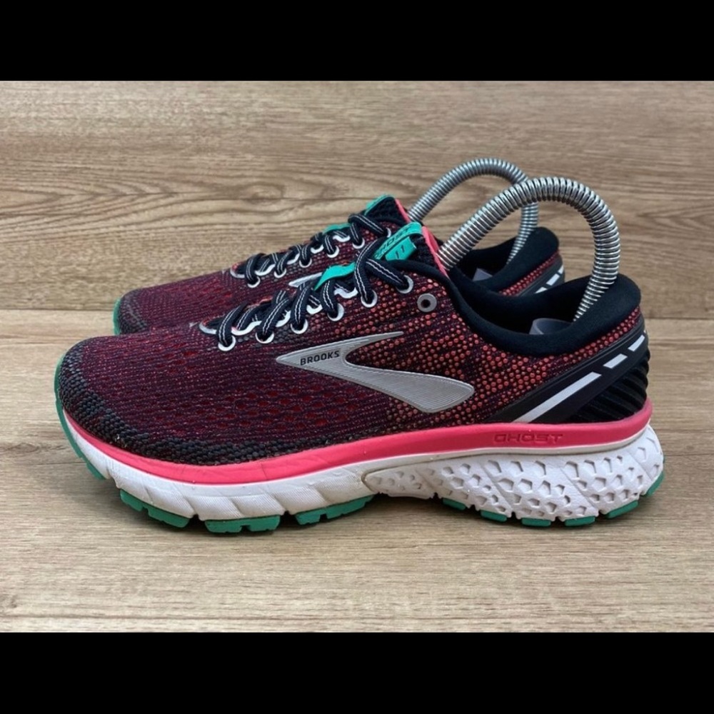 Brooks Ghost 11 Running Shoe- size 6